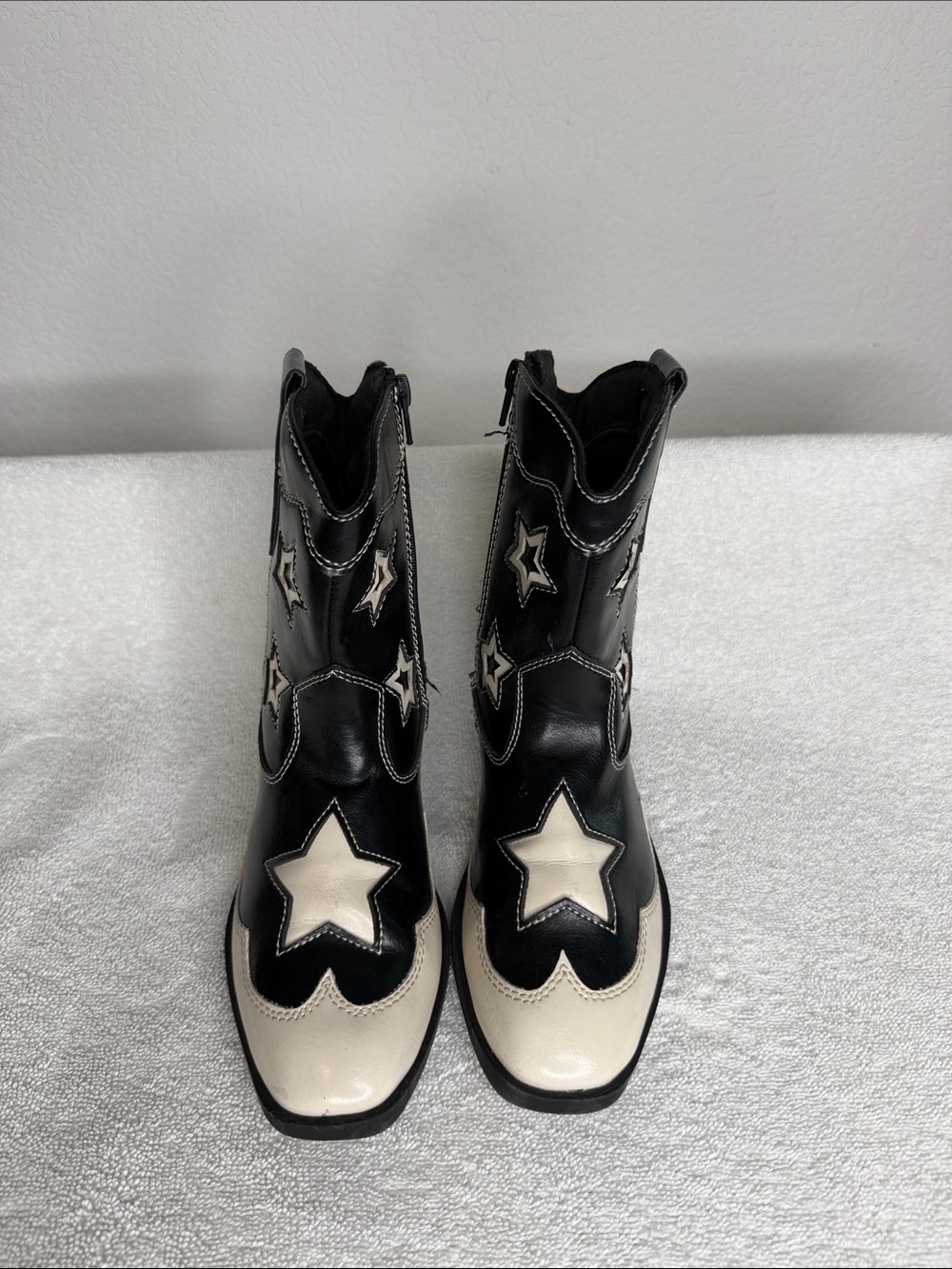 Zara western boots Black and White Star size 1